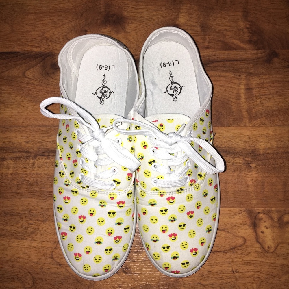 Emoji flat shoes